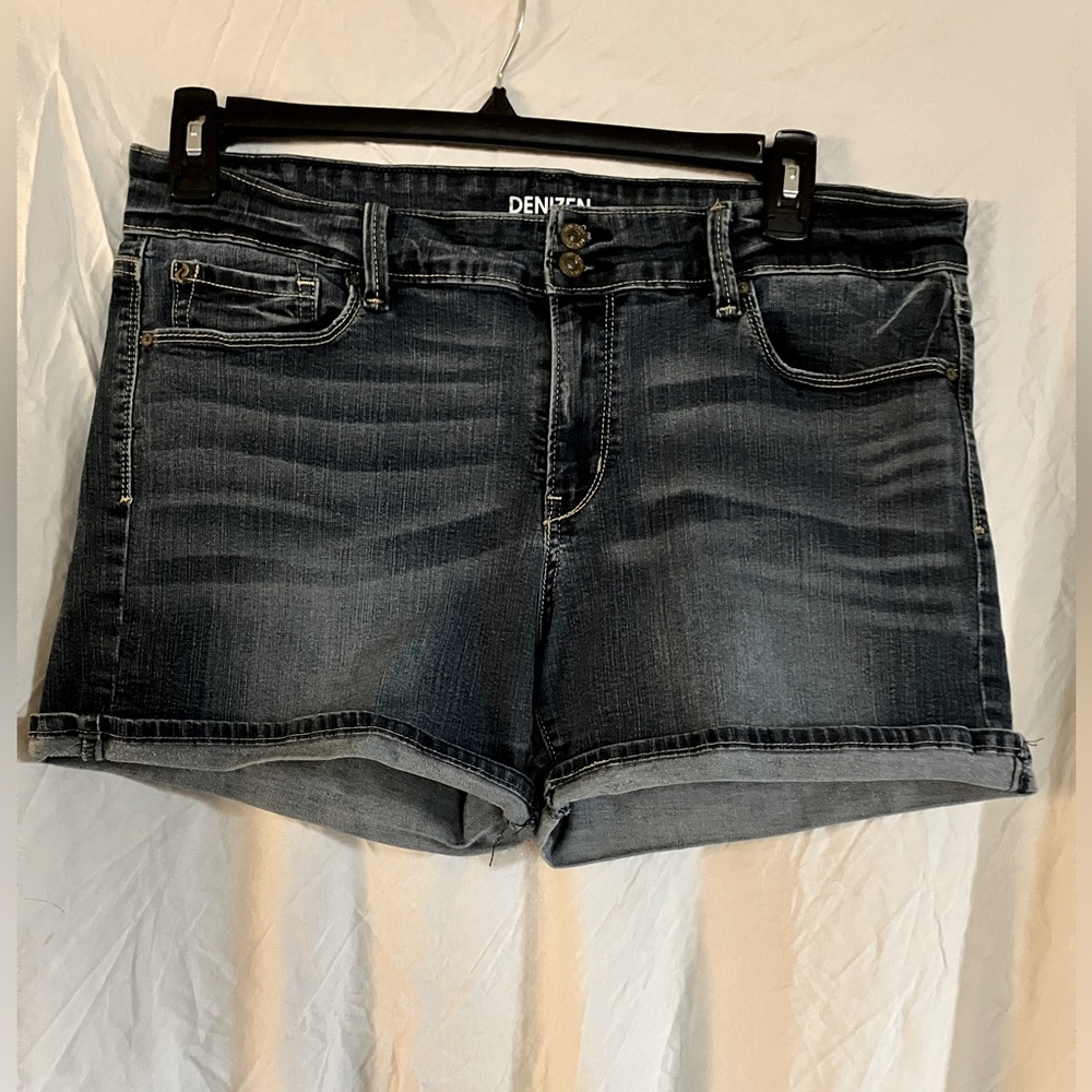 Denizen from Levi Ladies Denim Jean Shorts-14 W32